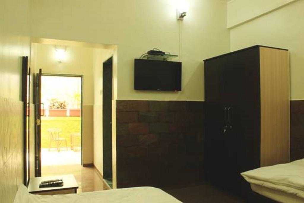 Urban Ville Hotel Pune Esterno foto